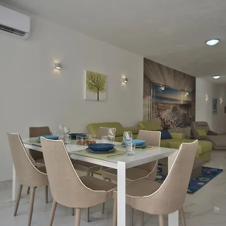 Apartment First Class Calleja By G&g St. Paul's Bay