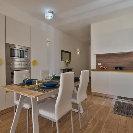 First Class Calleja By G&g Apartament St Paul's Bay